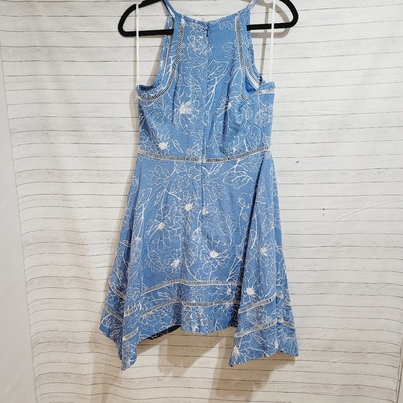 LULU'S Blue & White Halter Floral Knee Length Dress, sz MEDIUM - Picture 10 of 13